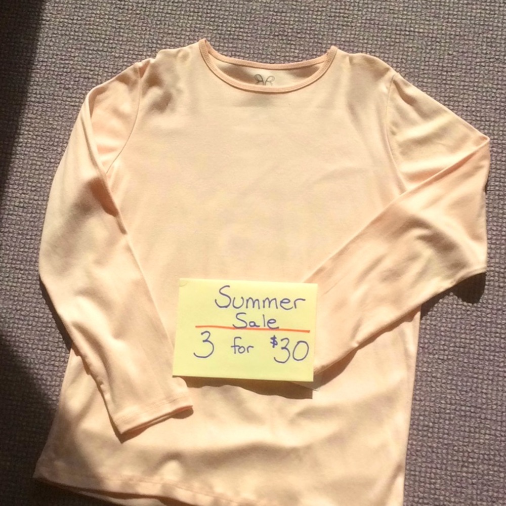 Long sleeve light pink knit top